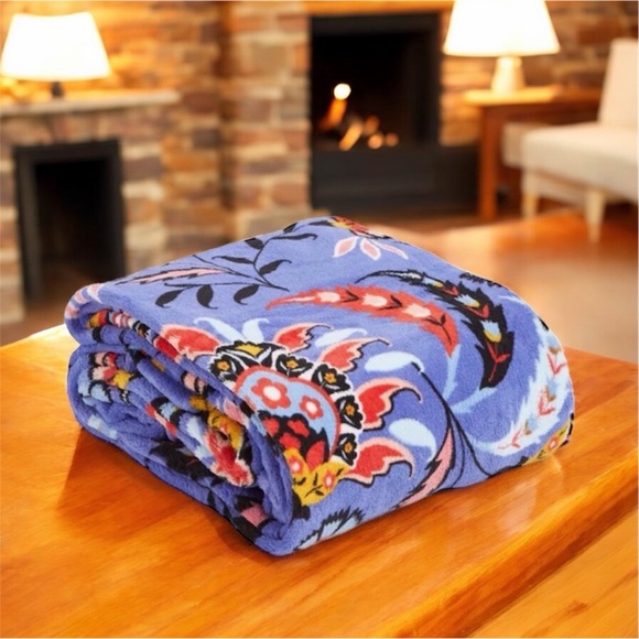 Vera Bradley Throw Blanket NWT - Picture 5 of 5